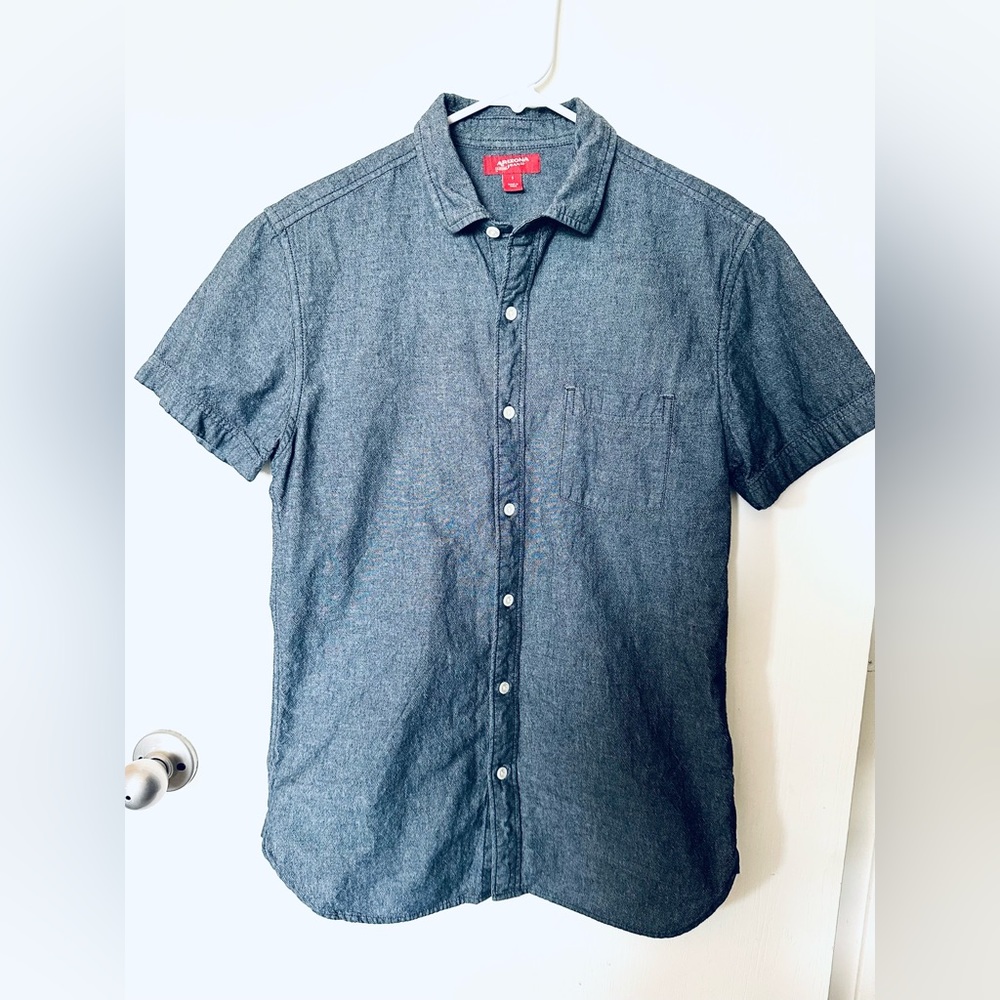 Arizona Men’s Button up Short Sleeve - Size Small
